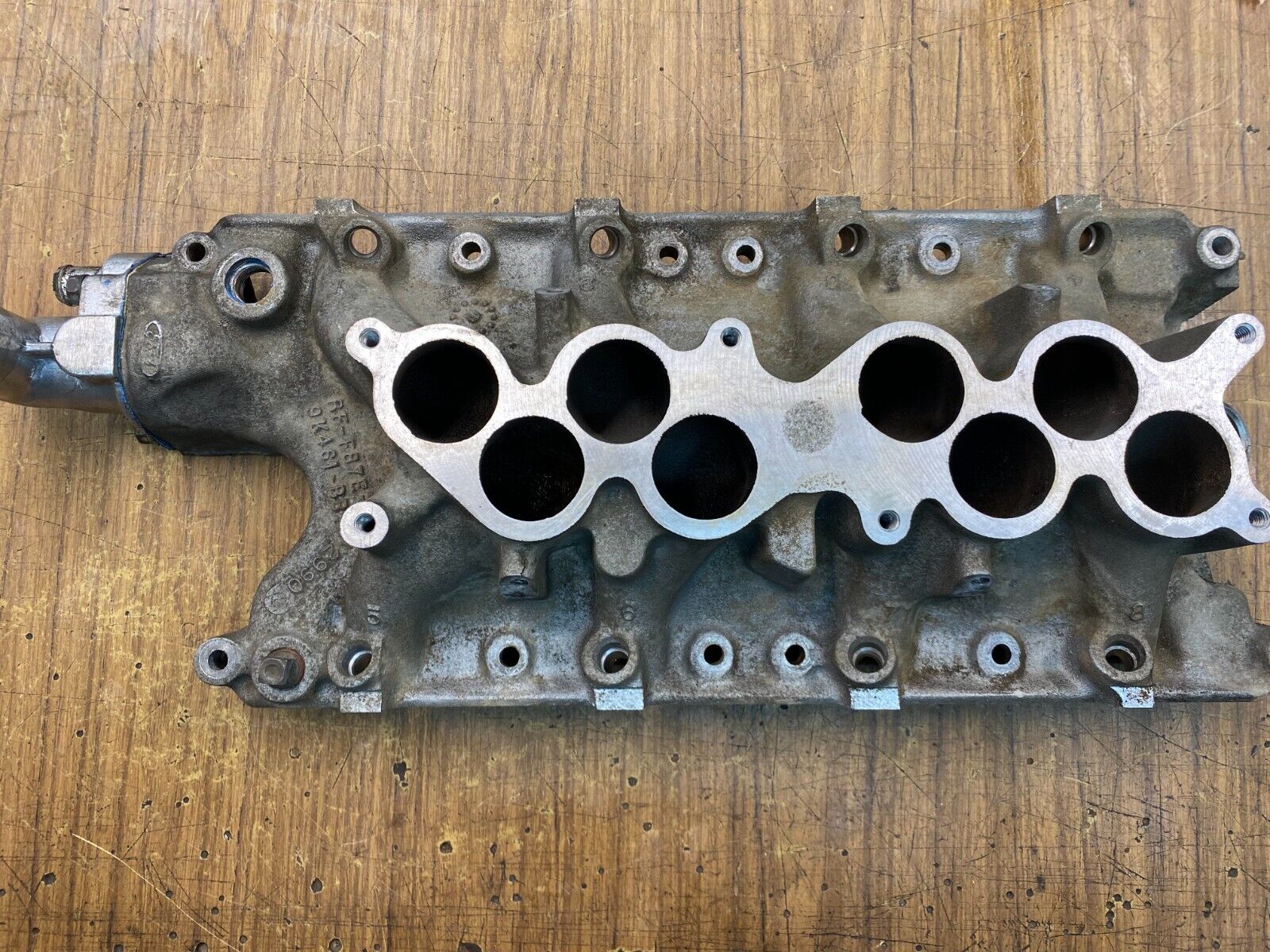 Ford Falcon AU XR8 V8 220KW Engine Intake Manifold Lower Inlet