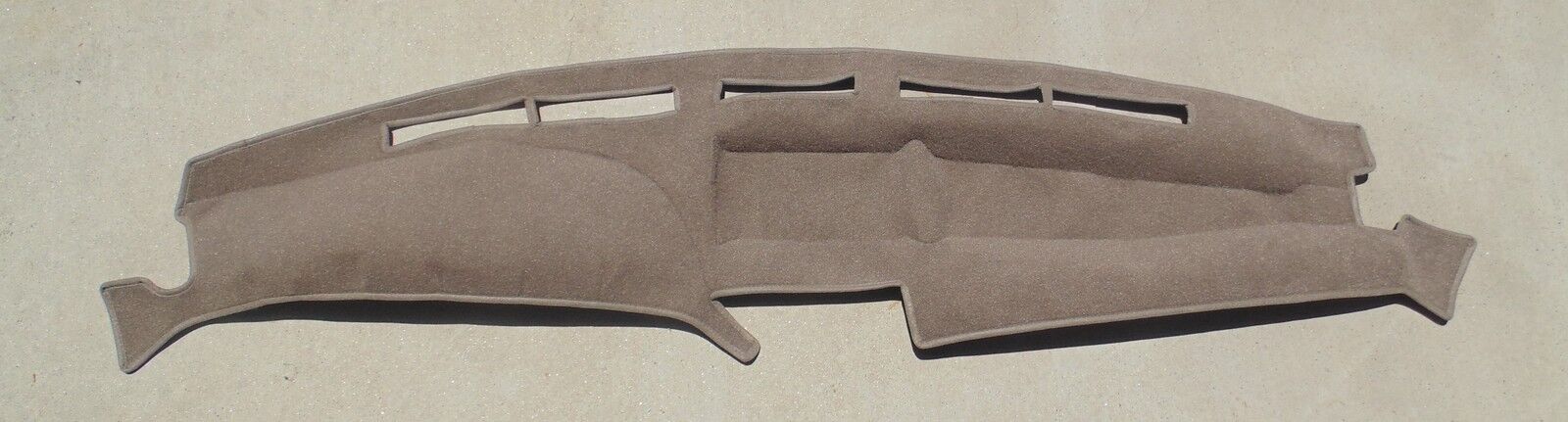 1992-1996  FORD  BRONCO FULL SIZE  DASH COVER MAT    taupe