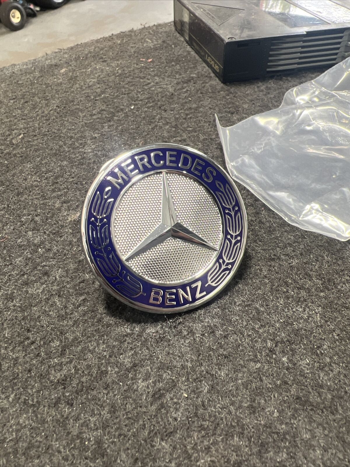 Mercedes-Benz C CL CLK CLS E GL GLK ML SL R S Class Hood Emblem Badge Genuine OE