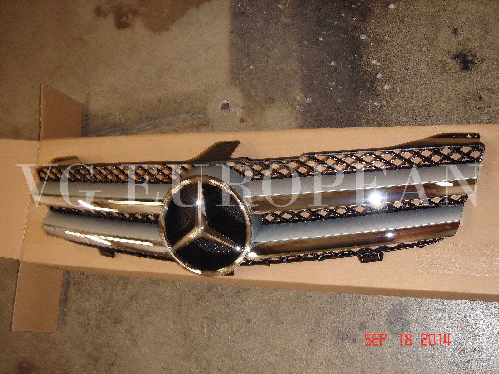 Mercedes-Benz Genuine Front AMG Grille CLS63 CLS550 CLS NEW