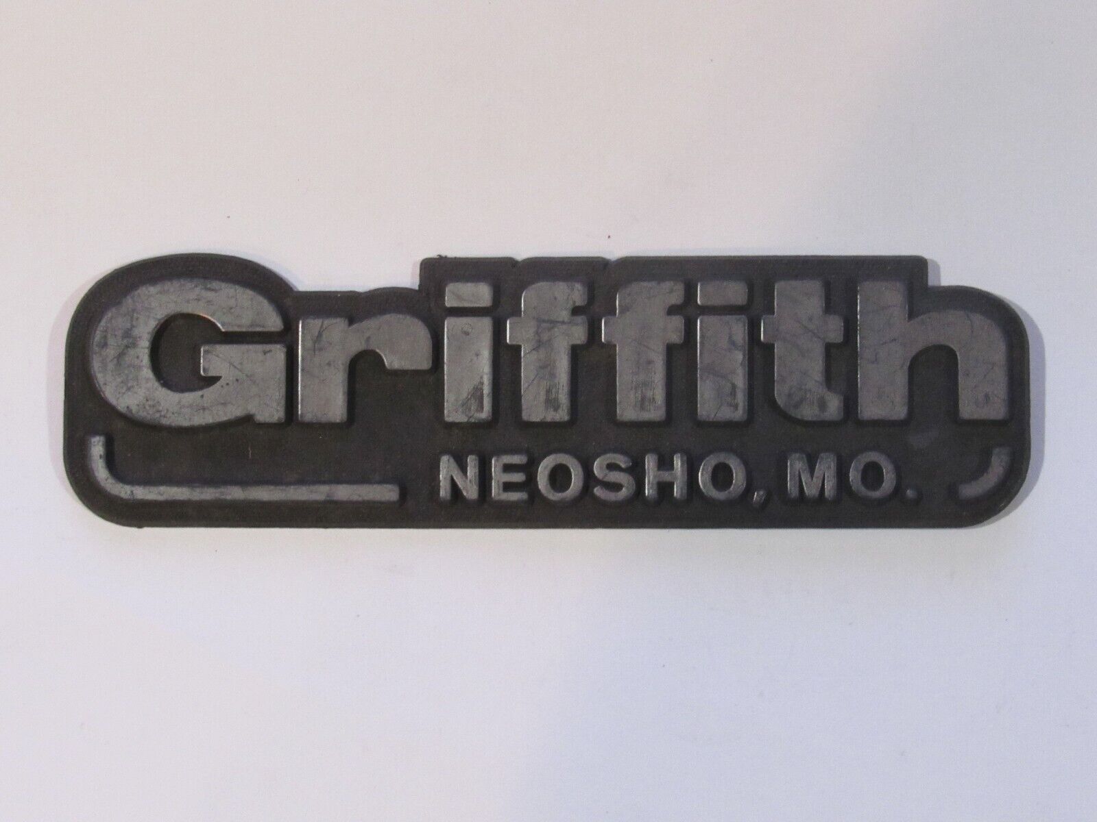 Vintage Griffith Chevrolet Neosho Missouri Plastic Dealer Badge Emblem Trunk MO