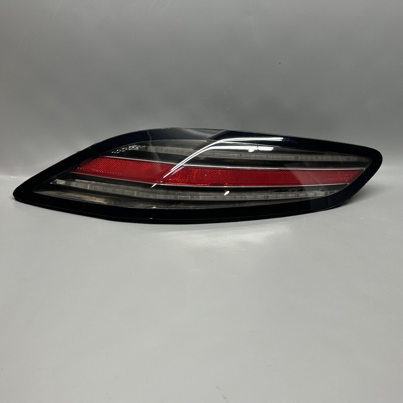 MERCEDES BENZ SLS AMG TAIL LIGHT RIGHT PASSENGER 2010 11 12 13 2014 COUPE OEM
