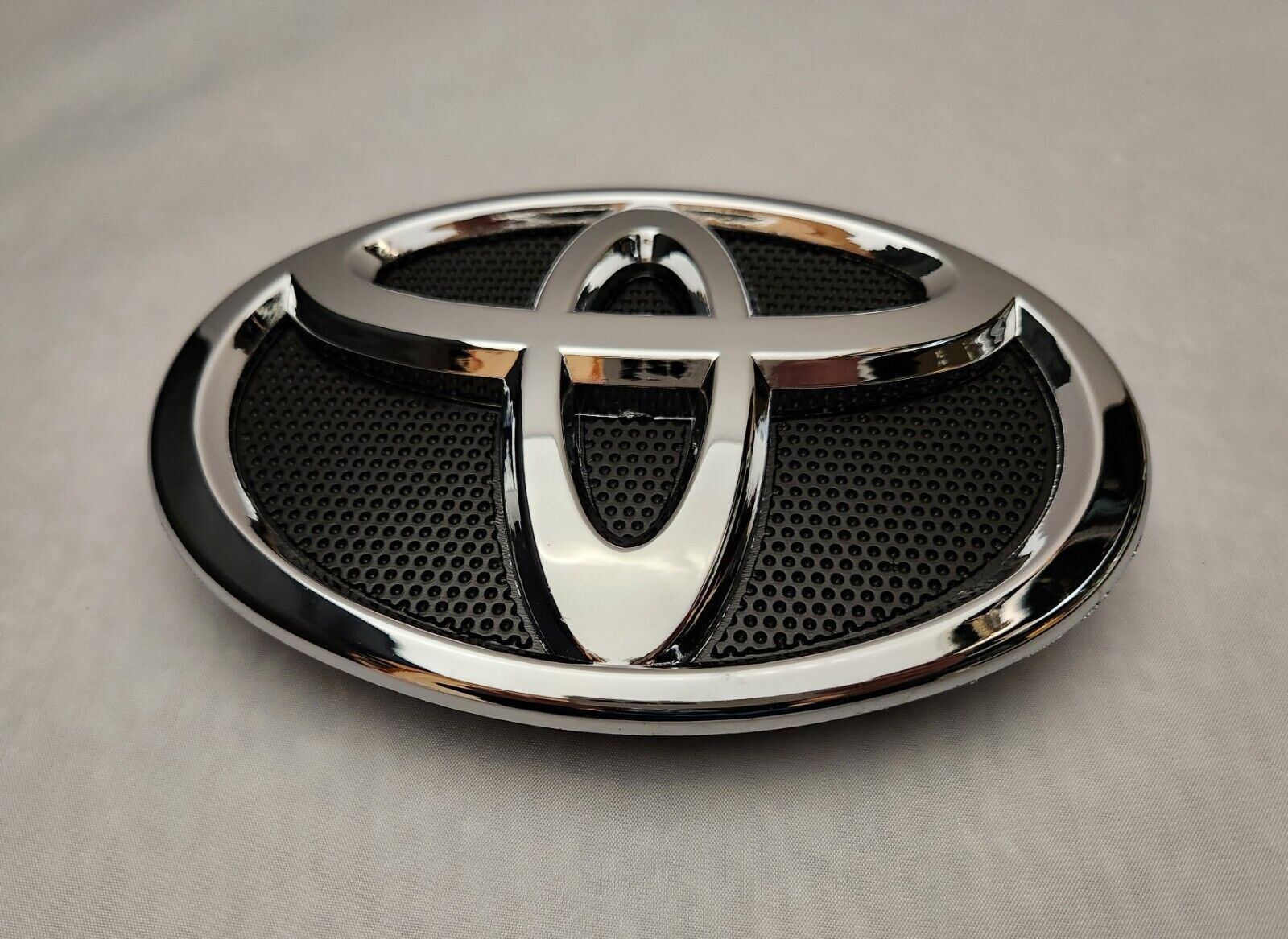TOYOTA CAMRY 2010 2011 FRONT GRILL EMBLEM US SHIPPING