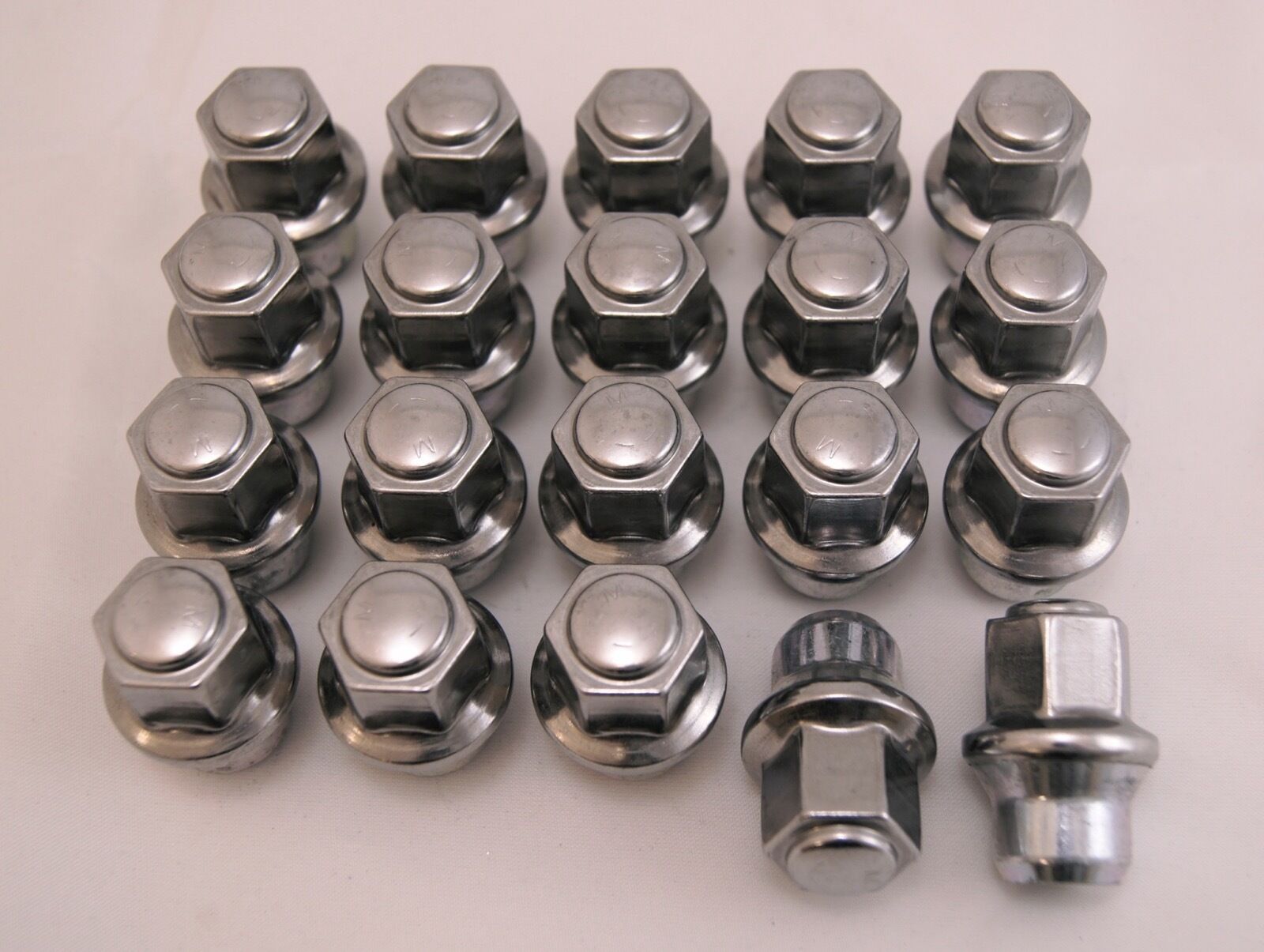 20 New Dodge Charger Challenger Magnum Factory OEM Stainless Lug Nuts Lugs 824AA