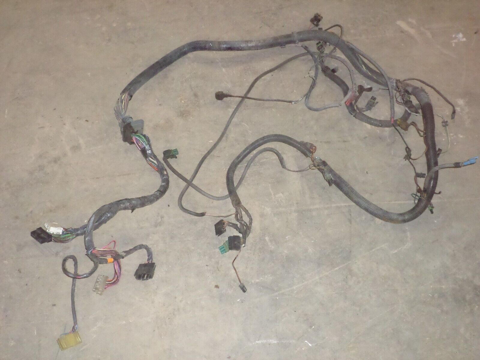 82 Camaro CROSSFIRE INJECTION ENGINE WIRING HARNESS Indy Pace Car 305 Auto