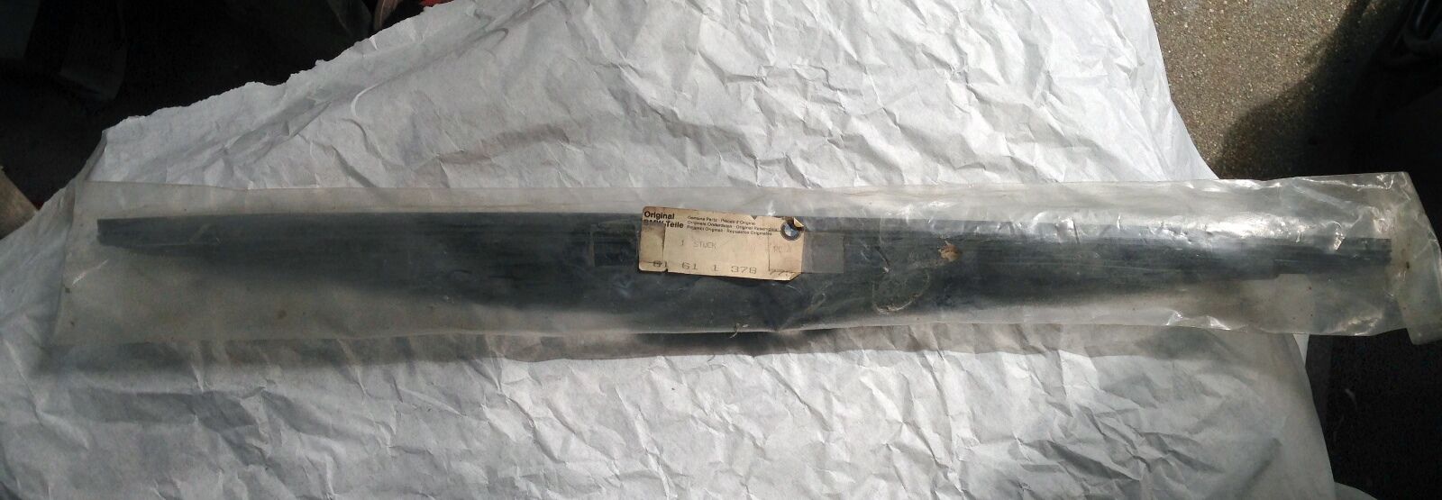 NEW OEM BMW Wiperblade for early 90s 5-, 7- and 8-Series - P/N 61-61-1-378-773 