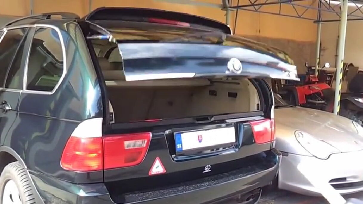 BMW X5 e53 AUTOMATIC opening trunk
