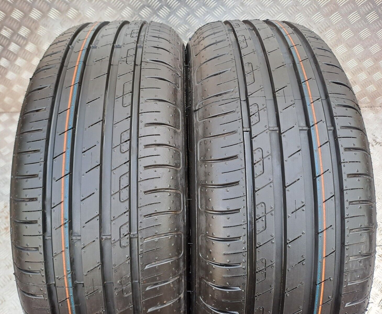 PAIR OF 215 55 17 94v GOODYEAR EfficientGrip Performance TYRES NEW