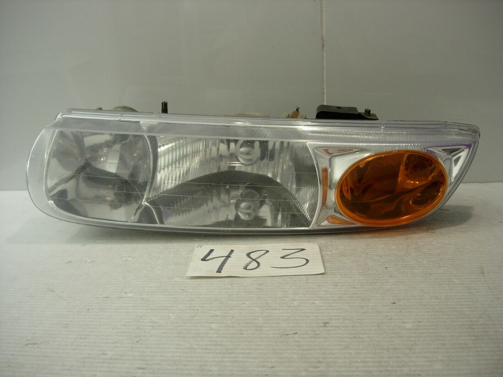 00 01 02 Saturn SL2  4 Door DRIVER Side Headlight Used front Lamp #483-H