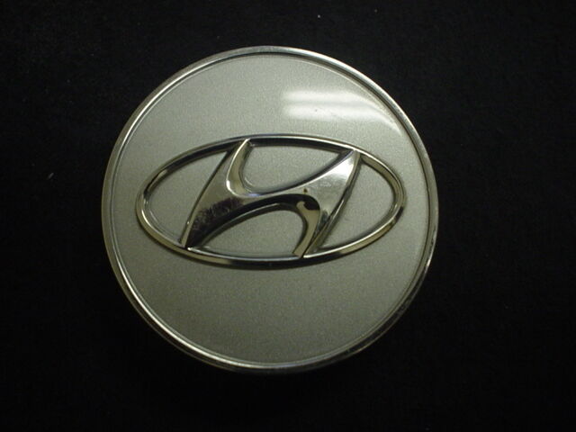 Hyundai Elantra Tuscon Azera Santa OEM Wheel Center Cap 52960-3K250