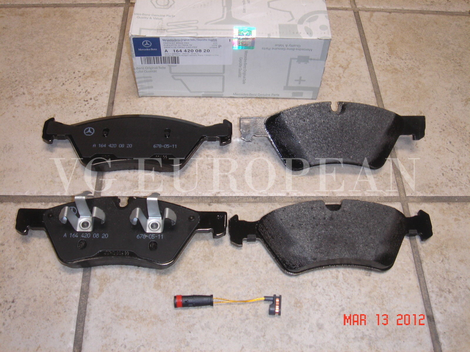 Mercedes W164 ML Genuine Front Brake Pad Set,Pads w/Sensor ML350 ML500 ML550 NEW