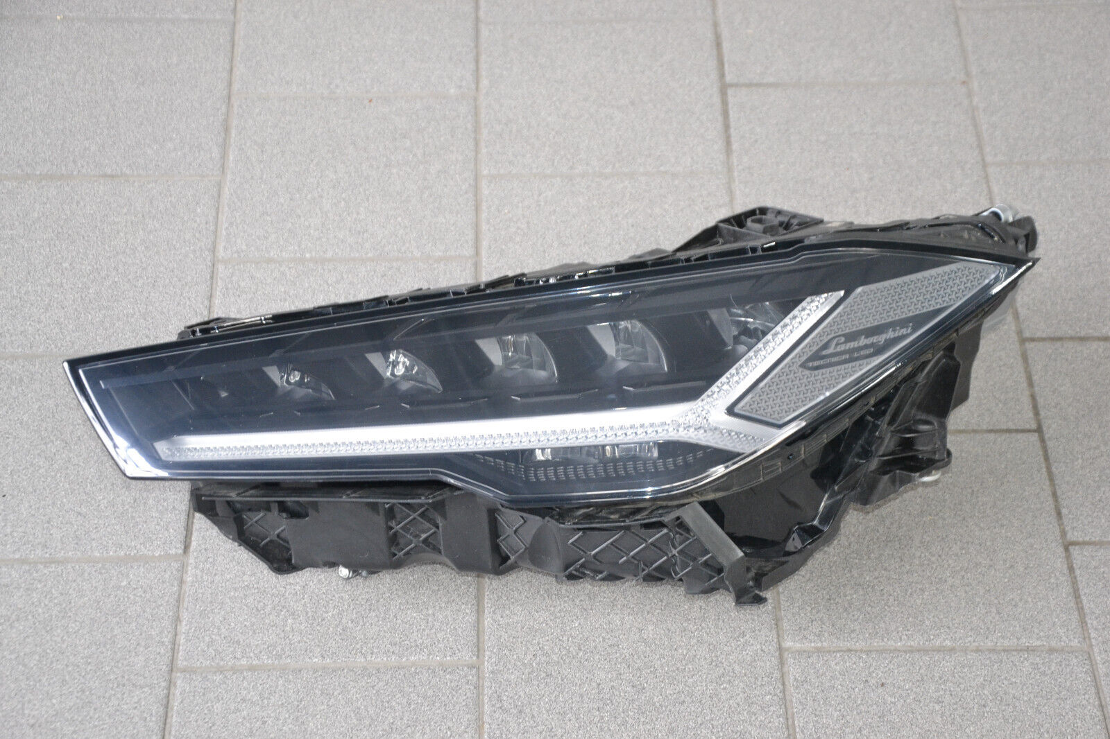 Lamborghini Urus Headlight Left LH Headlight Headlamp LED 4ML941035C