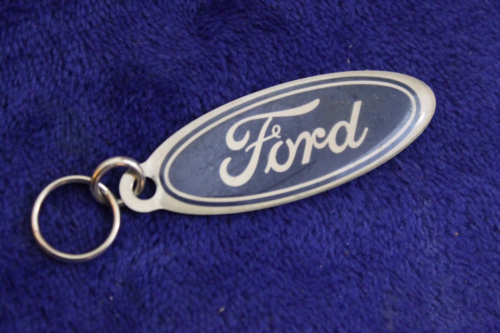 Novelty Ford Key Ring key Chain Fob Accessory FoMoCo Truck Coupe Oval
