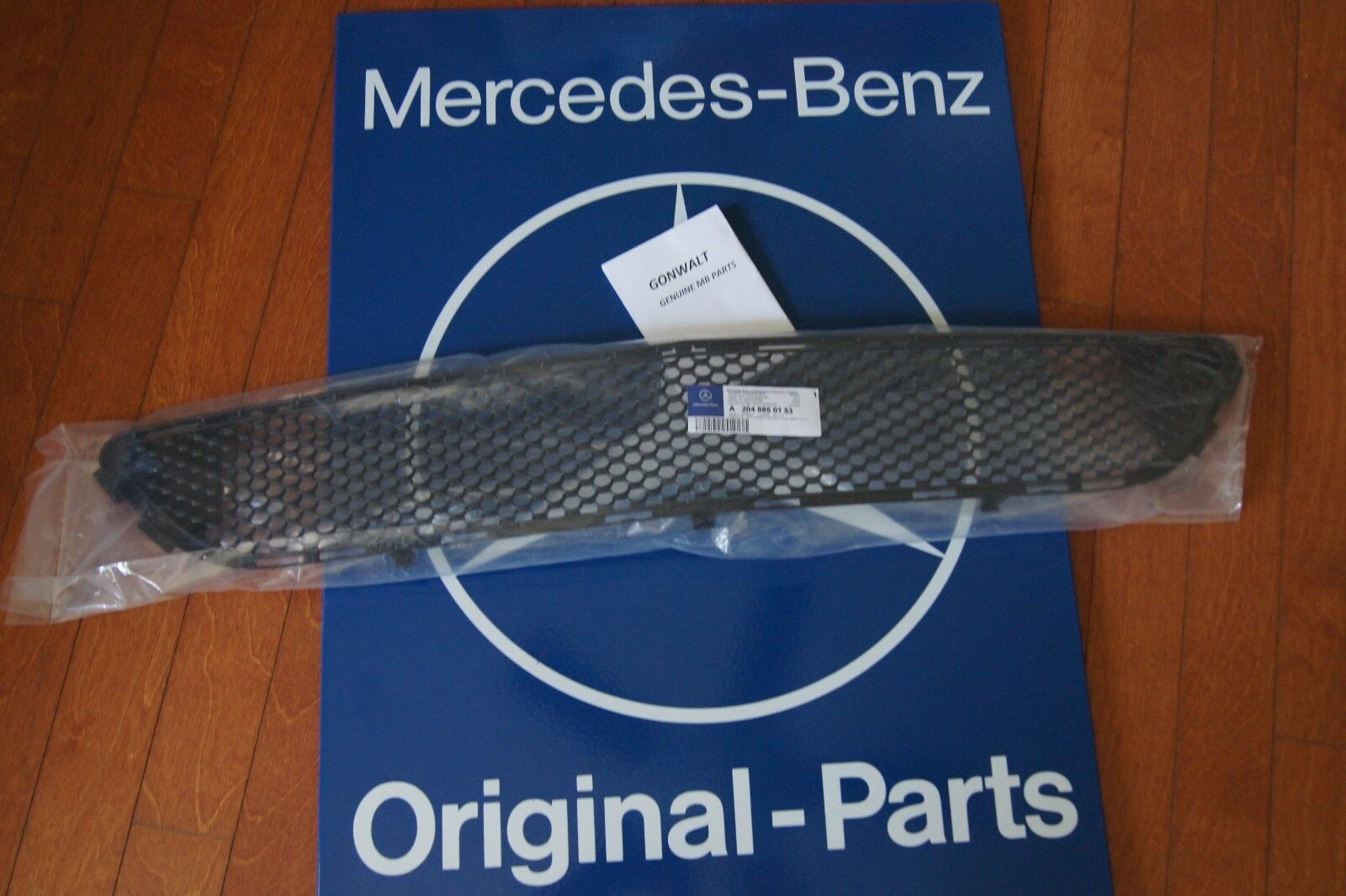 Mercedes Benz Genuine Front Center Bumper Cover Grill Grille 2048850153 C300
