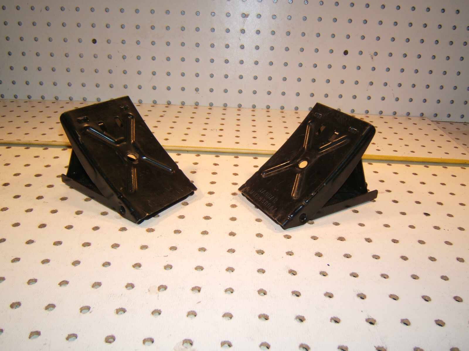 JAGUAR Vanden Plas/ XJS 90 black metal wheel Folding OEM 2 CHOCKS,MMB6380AA, T#2