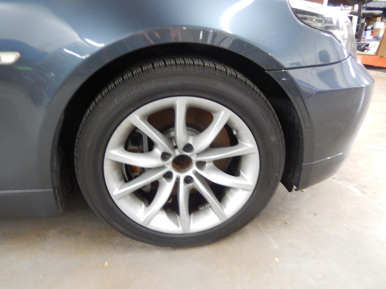 08 09 10 BMW 550i: OEM Wheel 17x8 (alloy), 10 spoke, V spoke