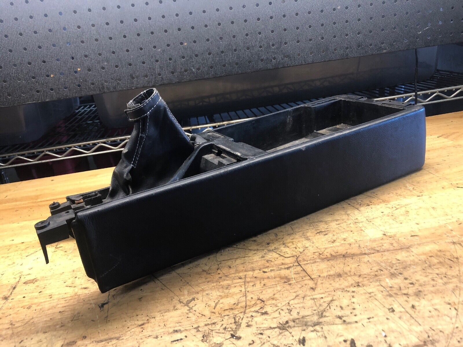 90-96 Nissan 300zx Z32 OEM 2+2 Center Console Leather Black. DOES NOT HAVE LID.