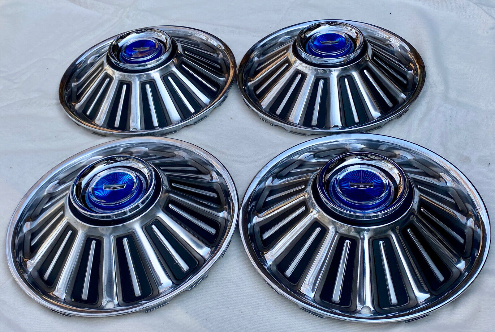 FOUR OEM NOS VINTAGE  1967 FORD FAIRLANE HUBCAPS WHEEL COVERS-C70A1130-A