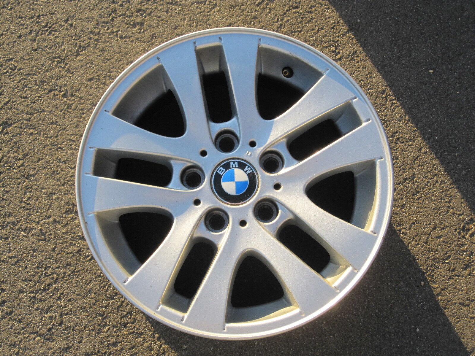 BMW 3 series wheel rim OEM 2006-2011 16x7\