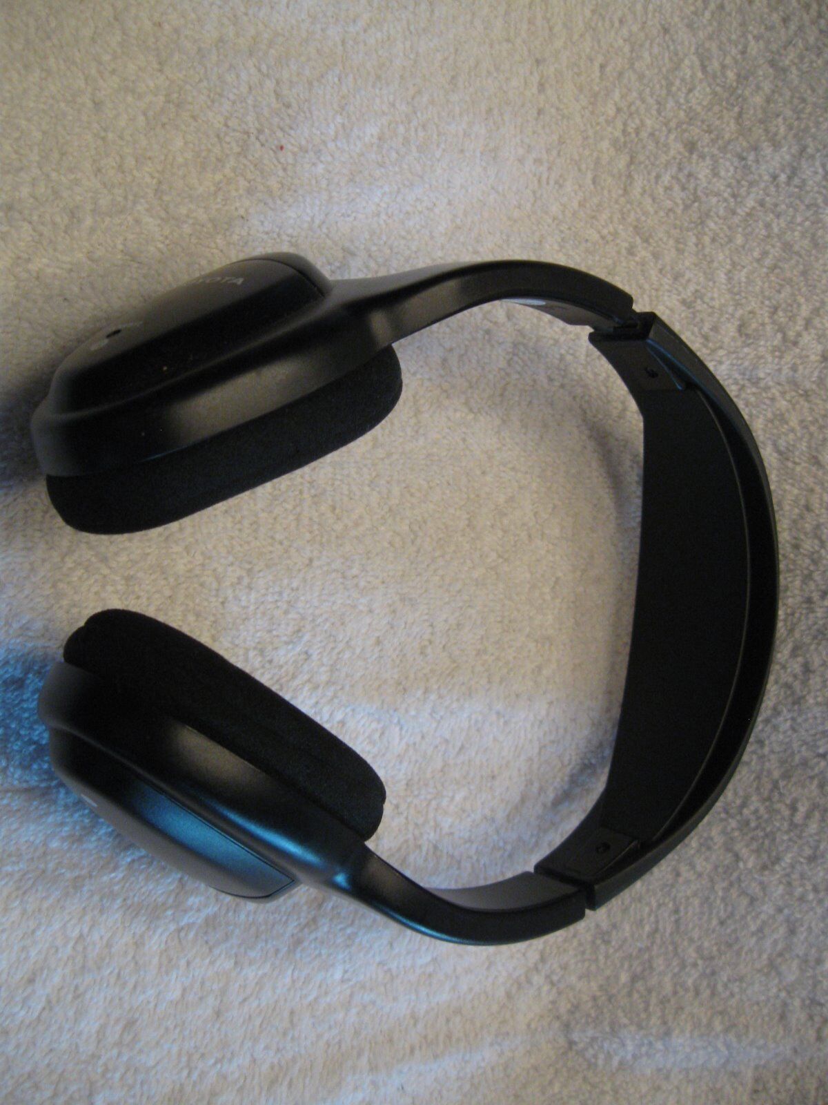 pt900-00030 toyota wireless headphone