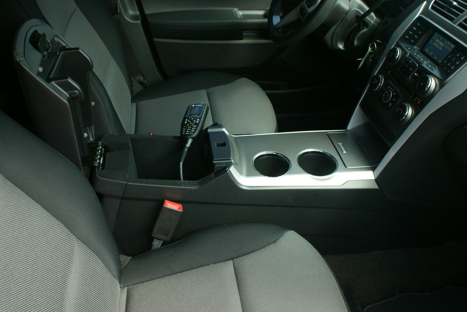 2011 2012 2013 Ford Explorer Police Interceptor SUV  detectives console. OEM