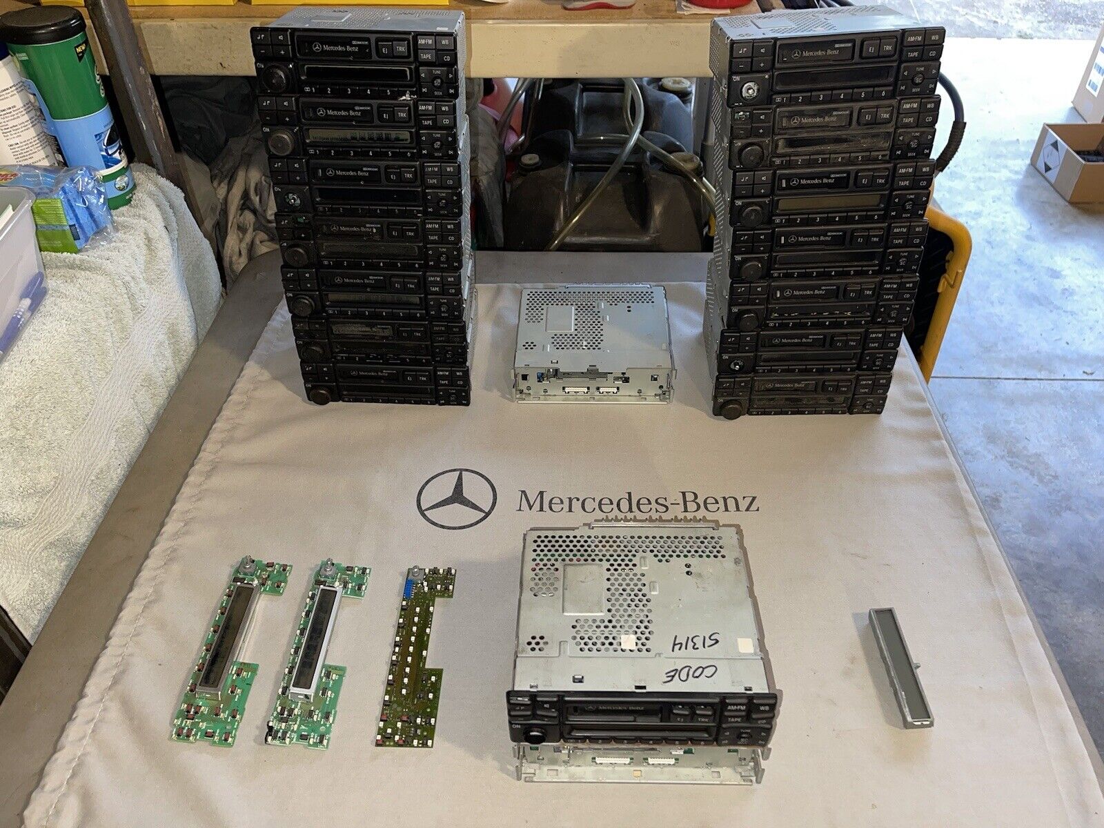 94-98 Mercedes Benz R129 SL320 E320 C280 OEM Alpine Radios AM/FM/CD 0038206086