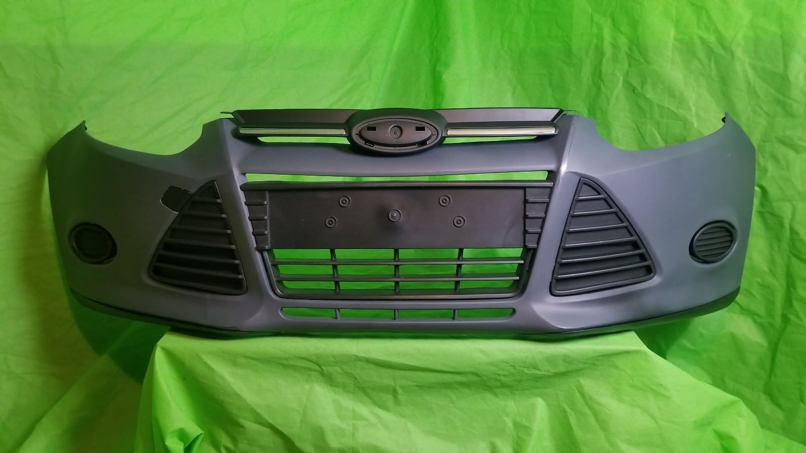 2012 2013 2015 2014 FORD FOCUS FRONT BUMPER COVER COMPLETE WITH ALL GRILLS