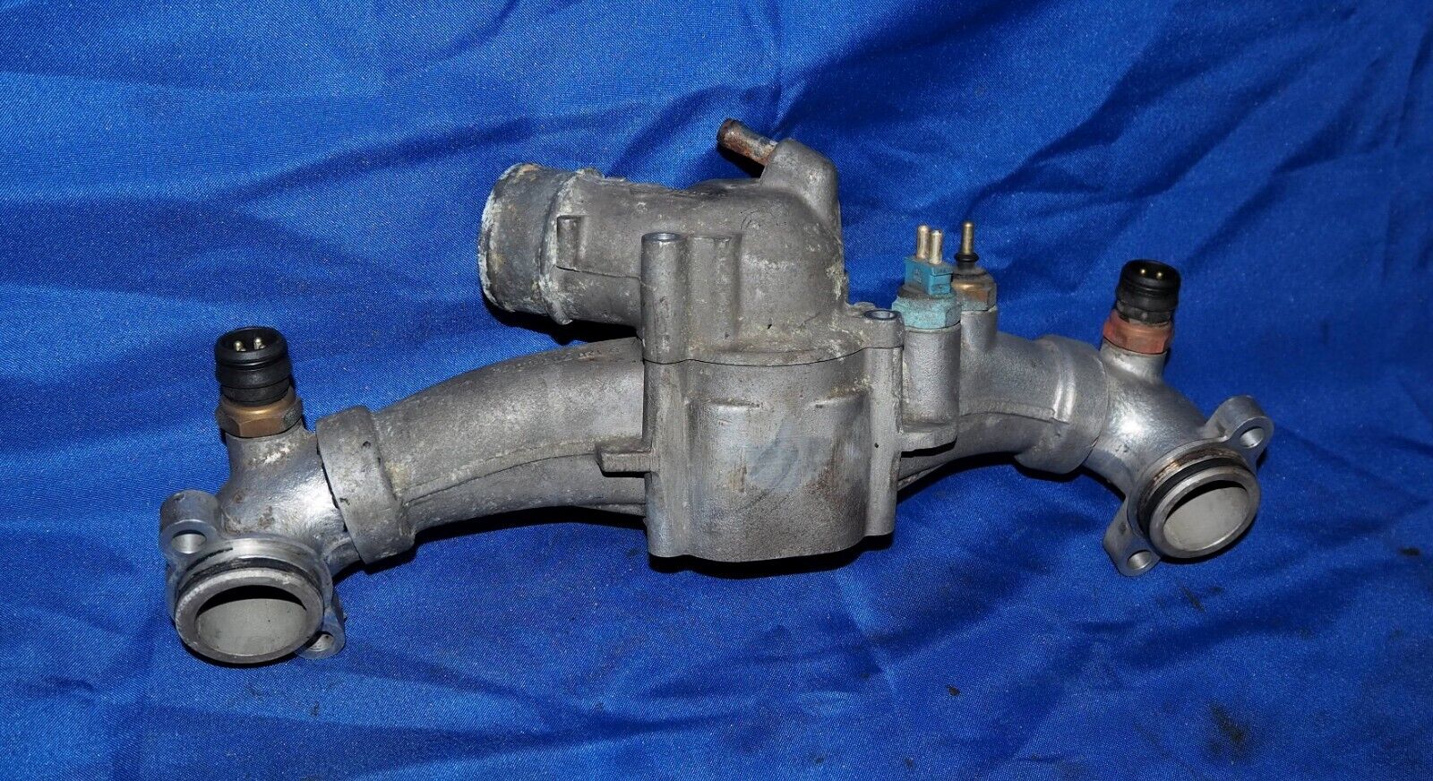 1992-2002 Mercedes R129 W140 600 6.0L V12 Engine Water Manifold Pipe Thermostat