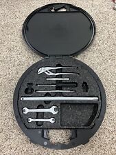 92-99 MERCEDES W140 S320 S500 S420  EMERGENCY SPARE TIRE TOOL KIT 1408900111 NHY picture