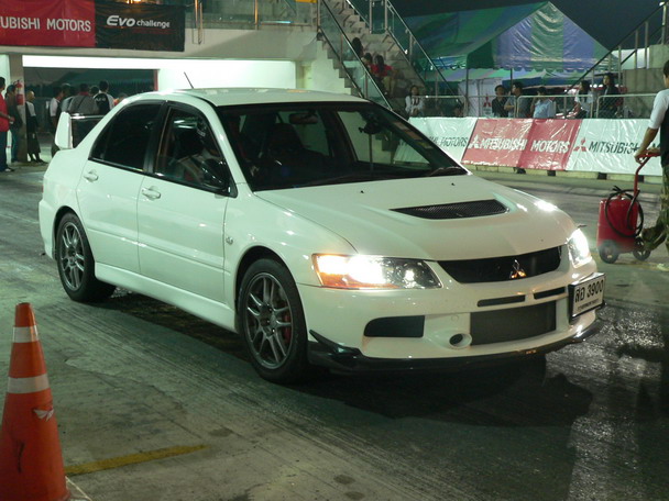 You can vote for this Mitsubishi Lancer EVO 9 GSR to be the featured car of 