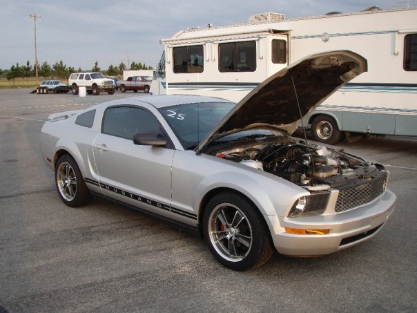 2005 Ford mustang quarter mile time #8
