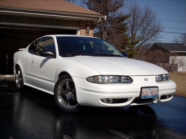 You can vote for this Oldsmobile Alero GL2 to be the featured car of the 