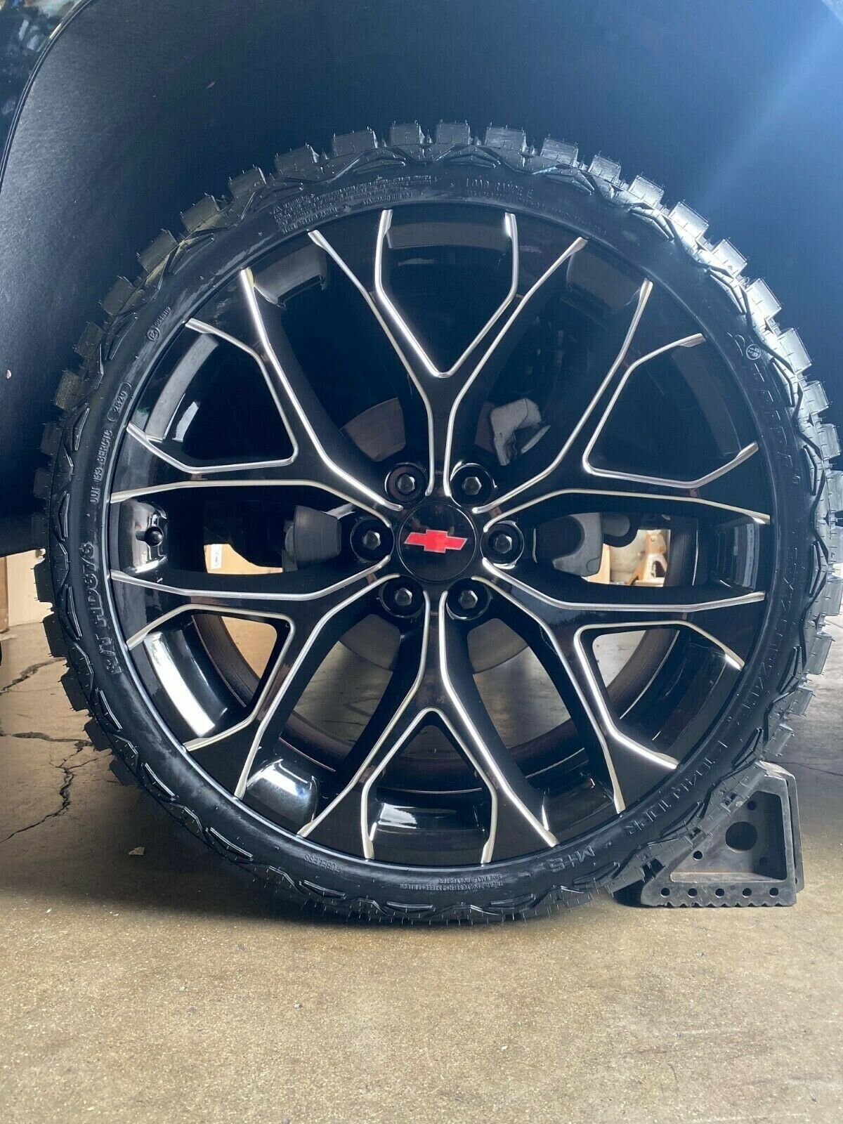 26'' inch Snowflake Black Milled Wheels 33'' RT Tires Yukon Sierra Silverado Rim