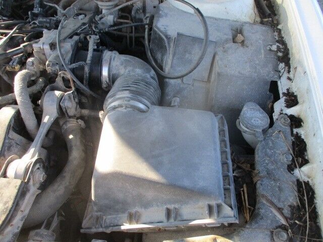 Used Air Cleaner Assembly fits: 1996 Cadillac Deville  Grade A