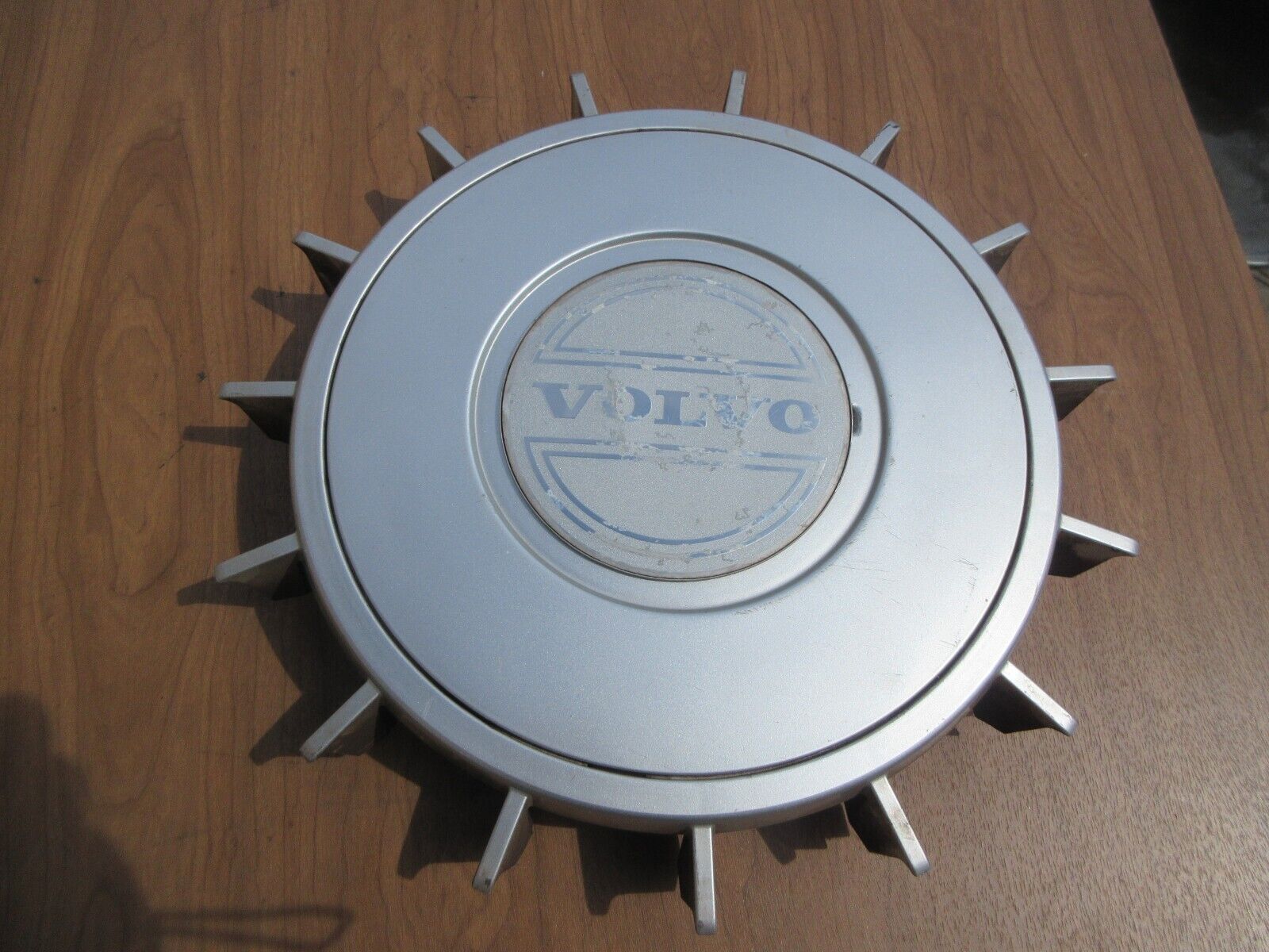 Volvo 240 DL Center Cap hubcap 1986-1993 242 244 245 Hub Hubcap 2 Piece SM