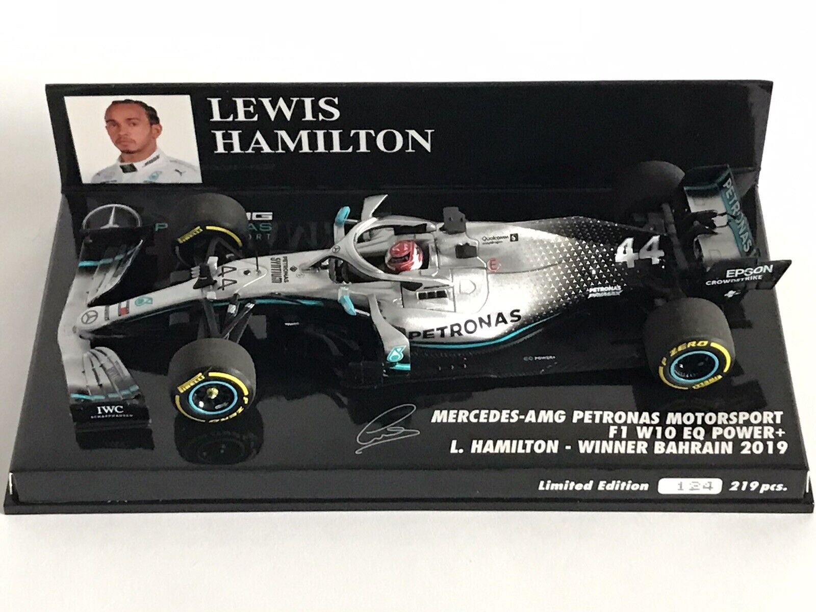 2019 Mercedes-AMG W10 EQ L. Hamilton F1 World Champion 1:43 Minichamps 413190244