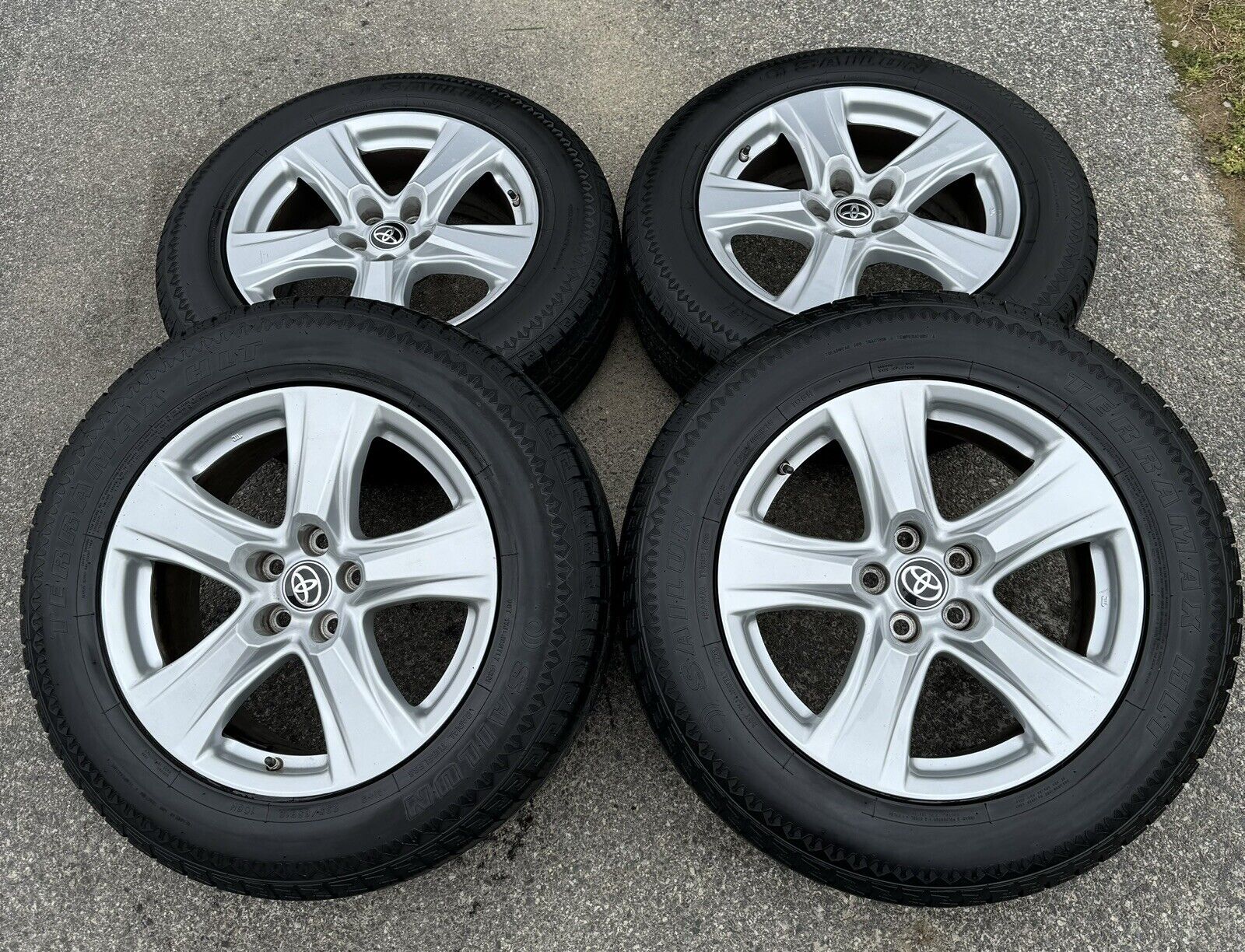 2022 Toyota Highlander 18” Wheels Rims Tires 235/65/18 OEM 2023 2010 2021 RAV4
