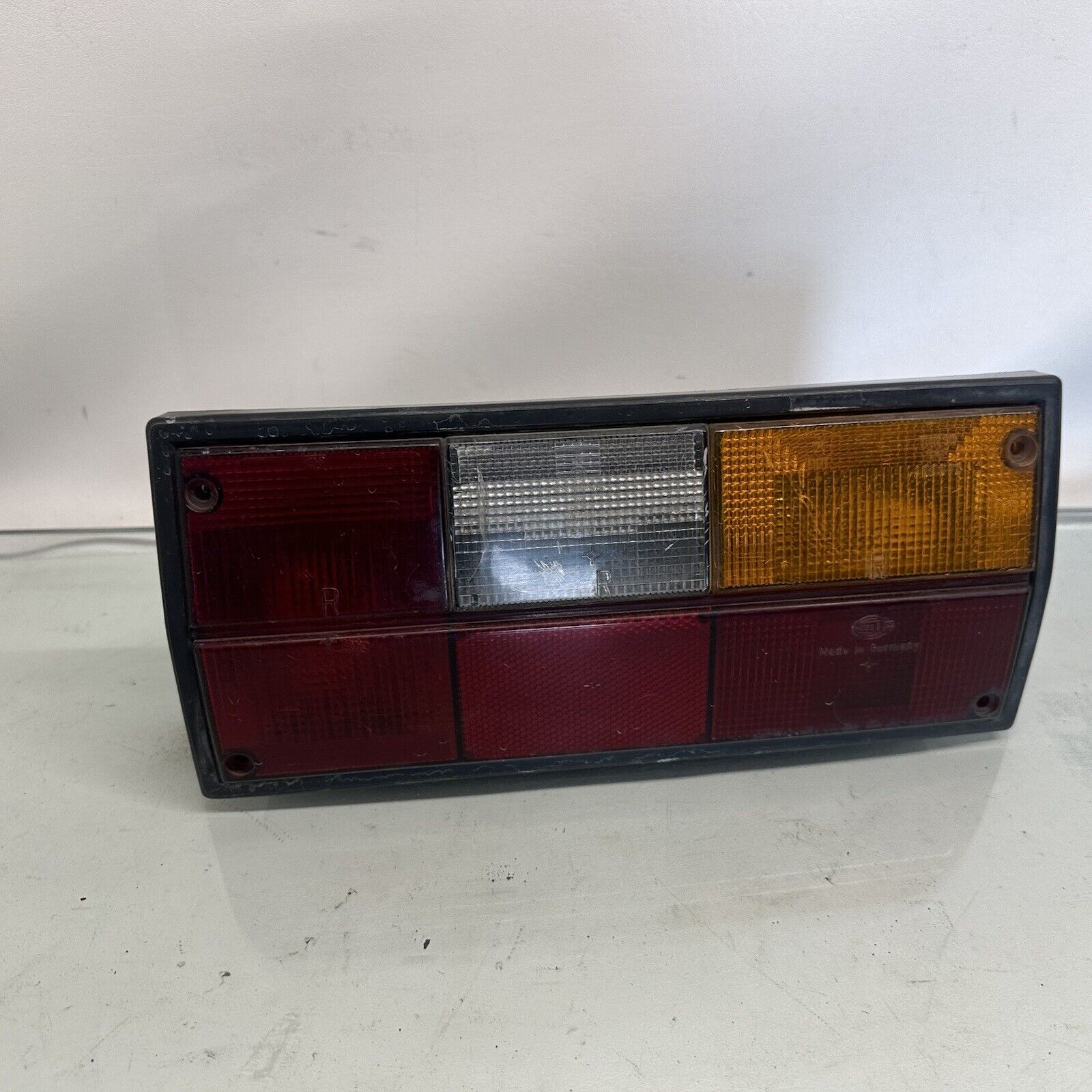 Volkswagen Vanagon Right Tail light lens Assembly 1981-1991 Some Damage