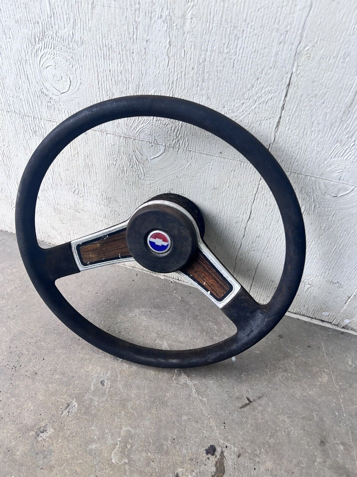Chevrolet MONZA VEGA Steering Wheel, Black /Wood Grain GM W/HORN CENTER