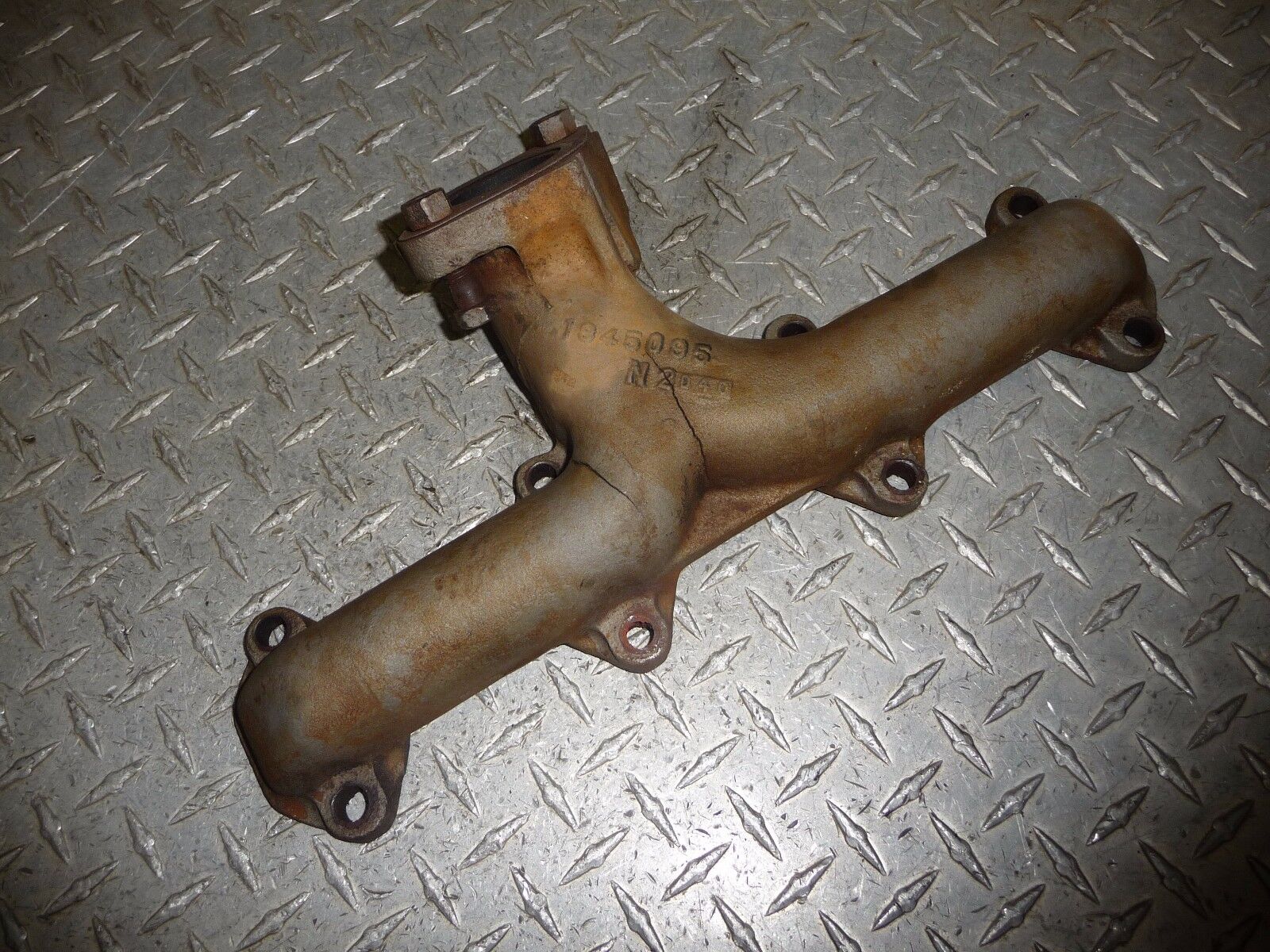 Dodge D100 318 Poly Exhaust Manifold