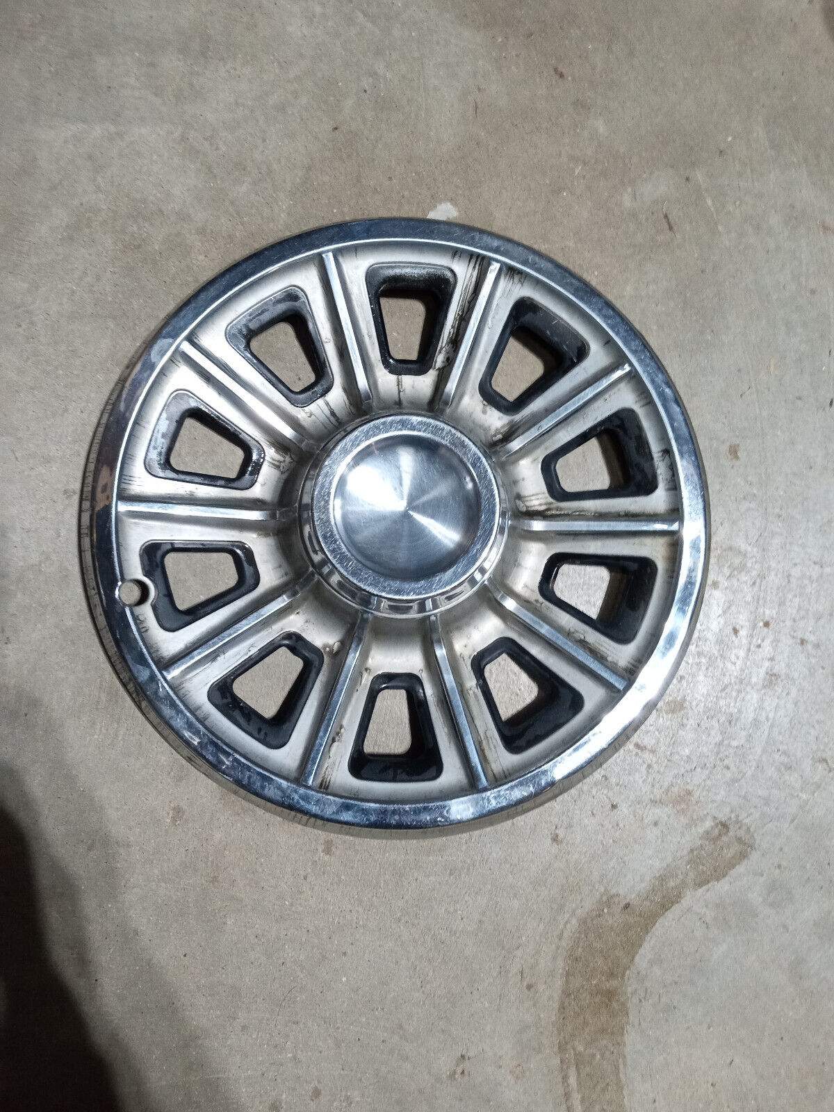 1966 Pontiac Tempest 14 inch hubcap wheel cover