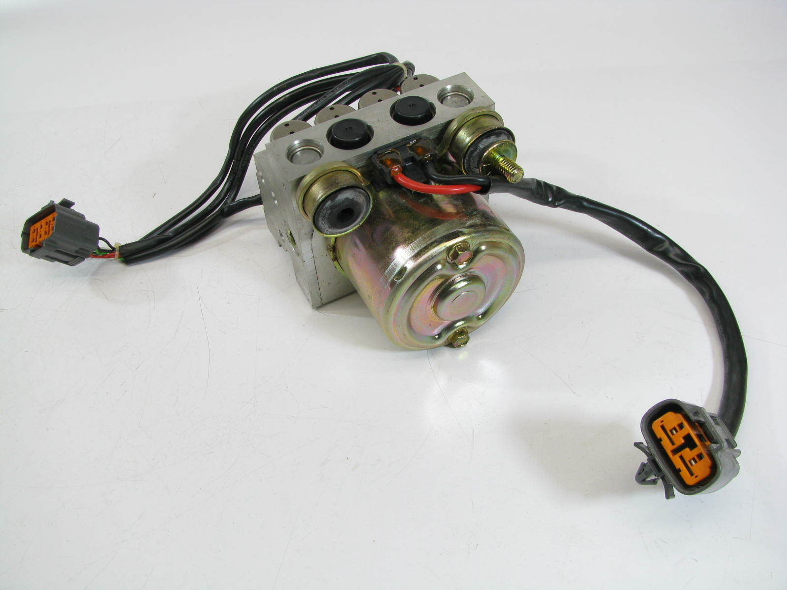 NEW - OUT OF BOX GD4T-43-7A0 ABS Brake Pump 1997 Mazda MX-6