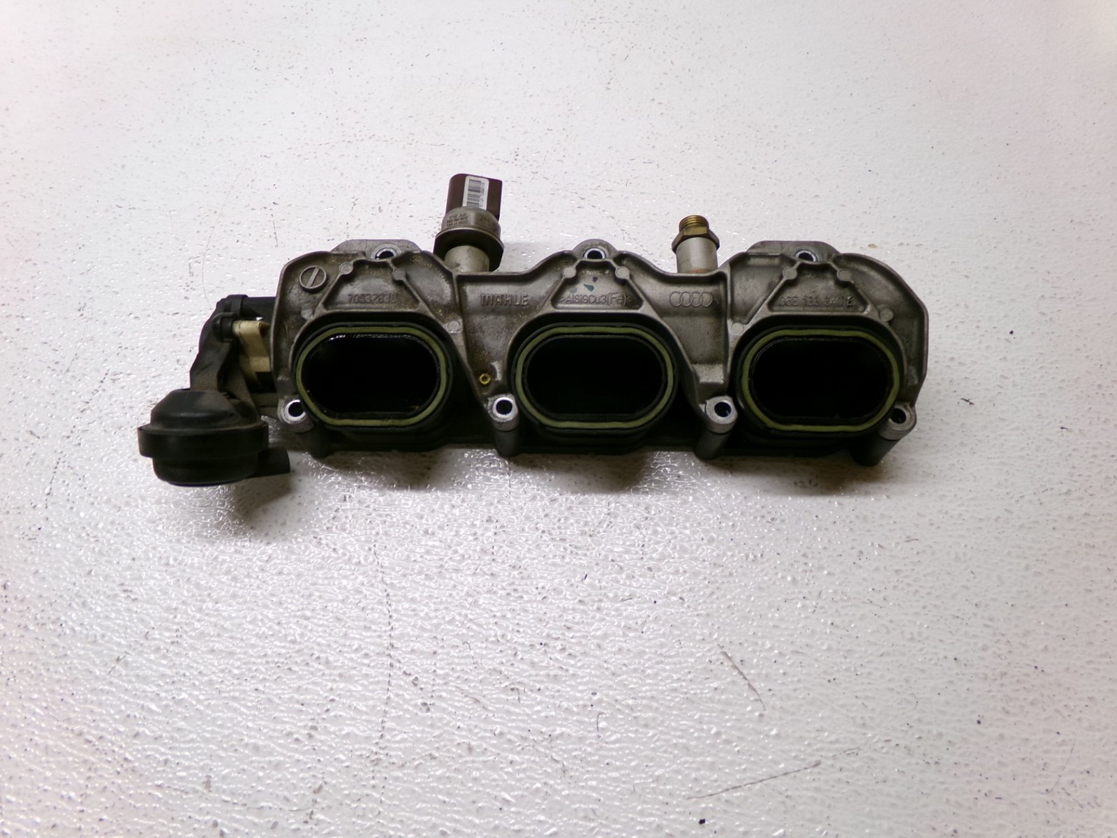 2012-2018 Audi A6 A7 Quattro Q7 Left Engine Intake Manifold 06E133109 OEM