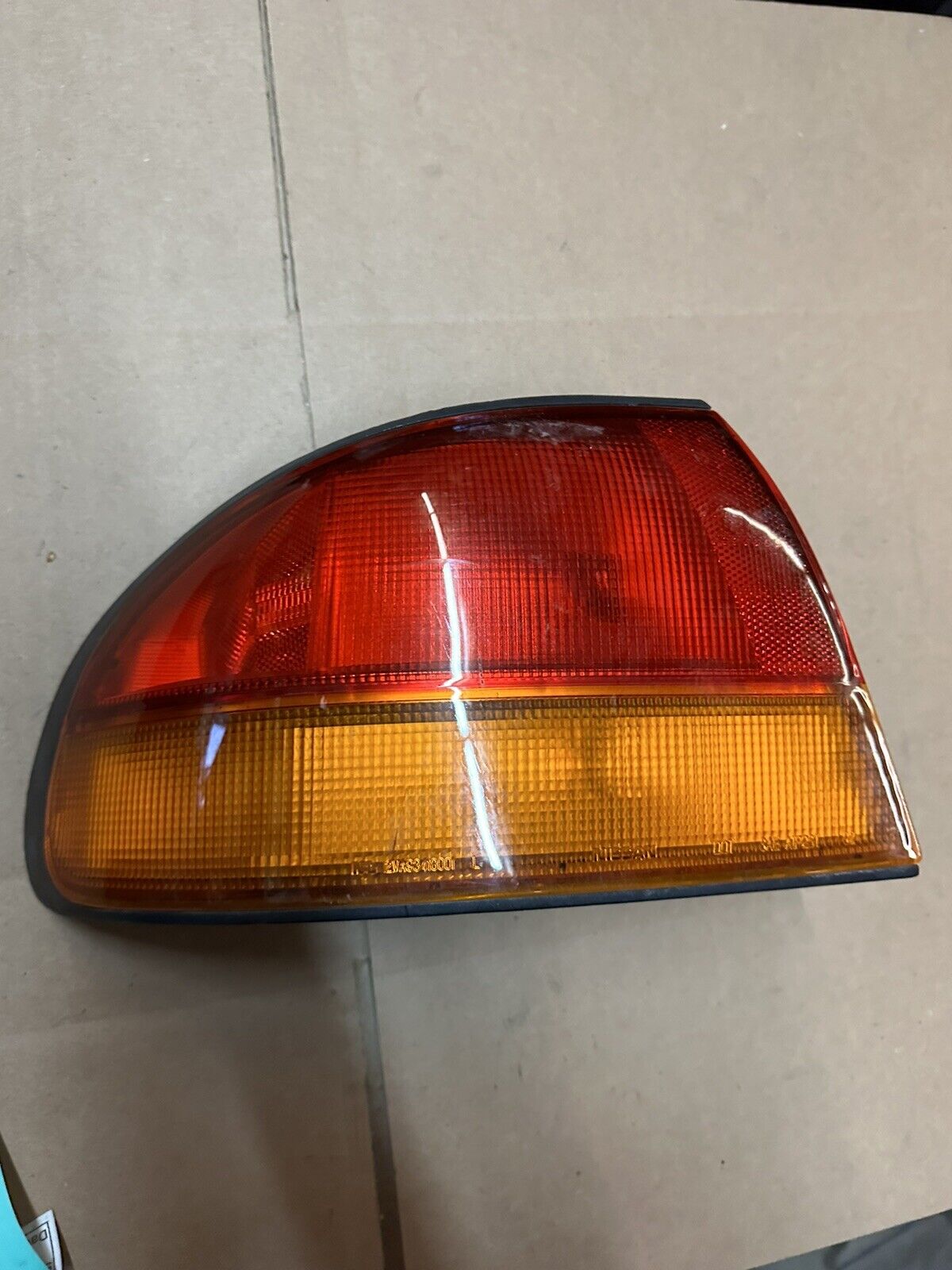 95-97 Nissan 200SX Driver Left Tail Light Quarter Panel Mounted 713098