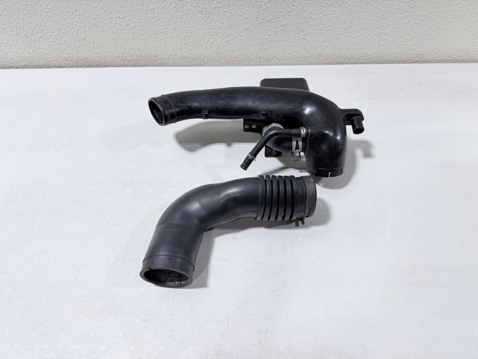 90-93 Mazda Miata MX5 MX-5 OEM 1.6 1.6L Air Intake Crossover Tubes #4700
