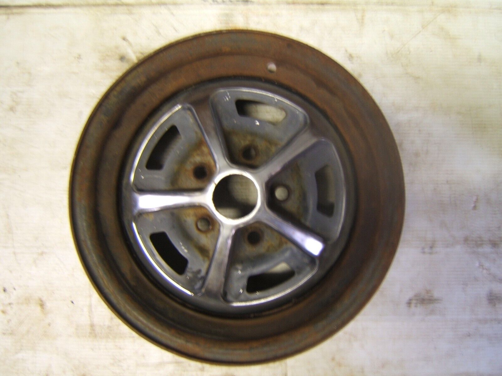 FORD 1966-67 STYLED 14x5 1/2 MUSTANG FAIRLANE WHEEL