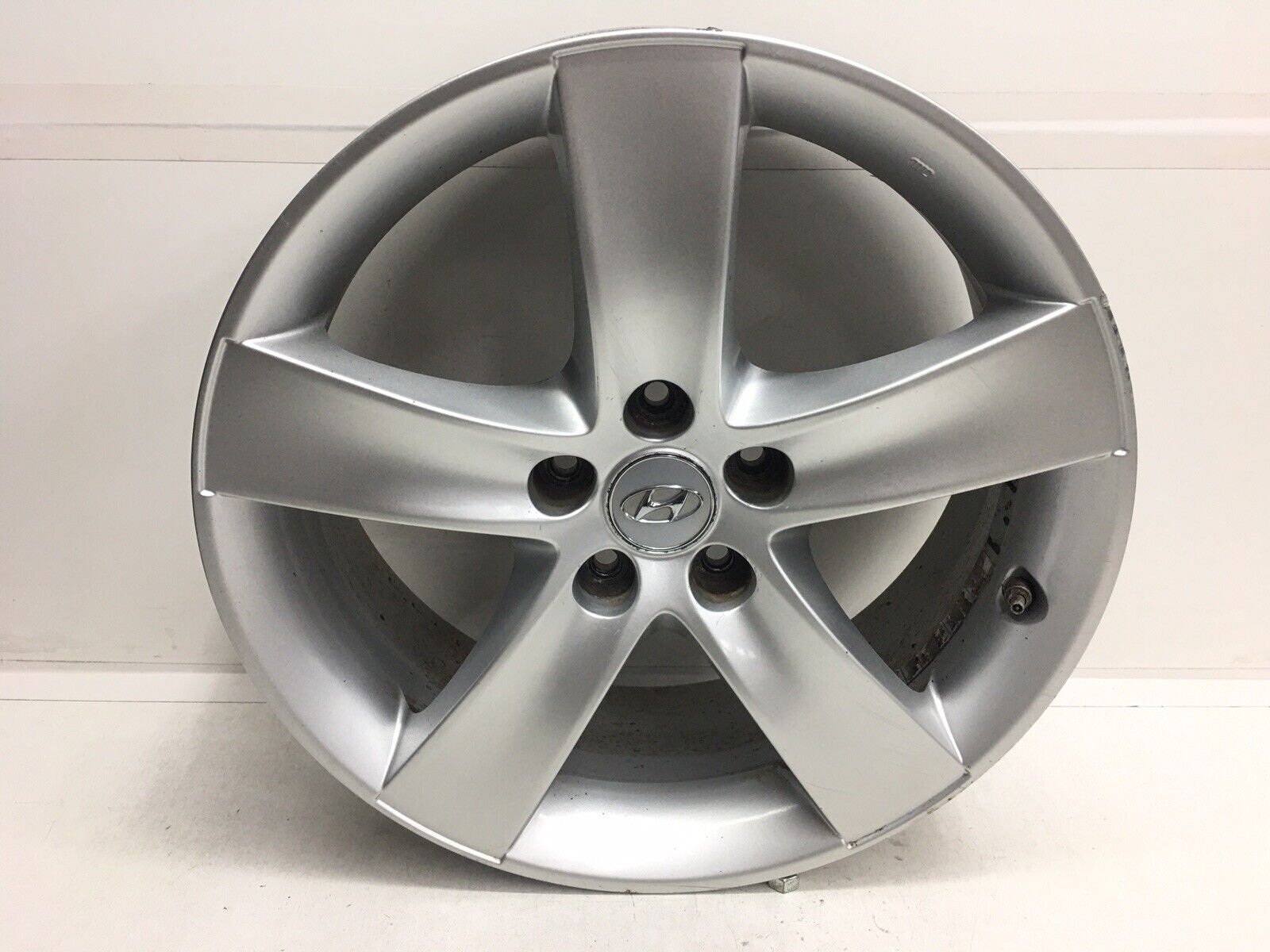 07-12 Hyundai Veracruz Wheel W/ TPMS 5 Spoke Silver 18x7 52910-3J250