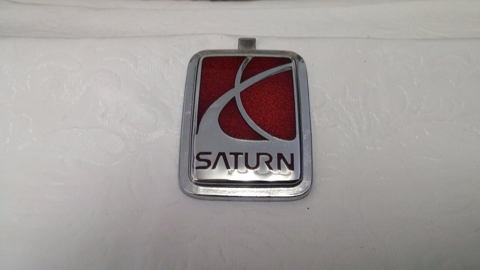 NEW NOS OEM Red Saturn S series Steering Wheel Nameplate Emblem Badge 21049057 S