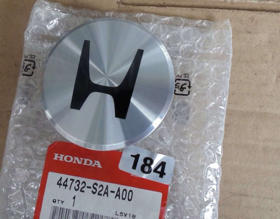 Honda Genuine S2000 ALUMINUM WHEEL CENTER CAP 44732 - S2A - A00