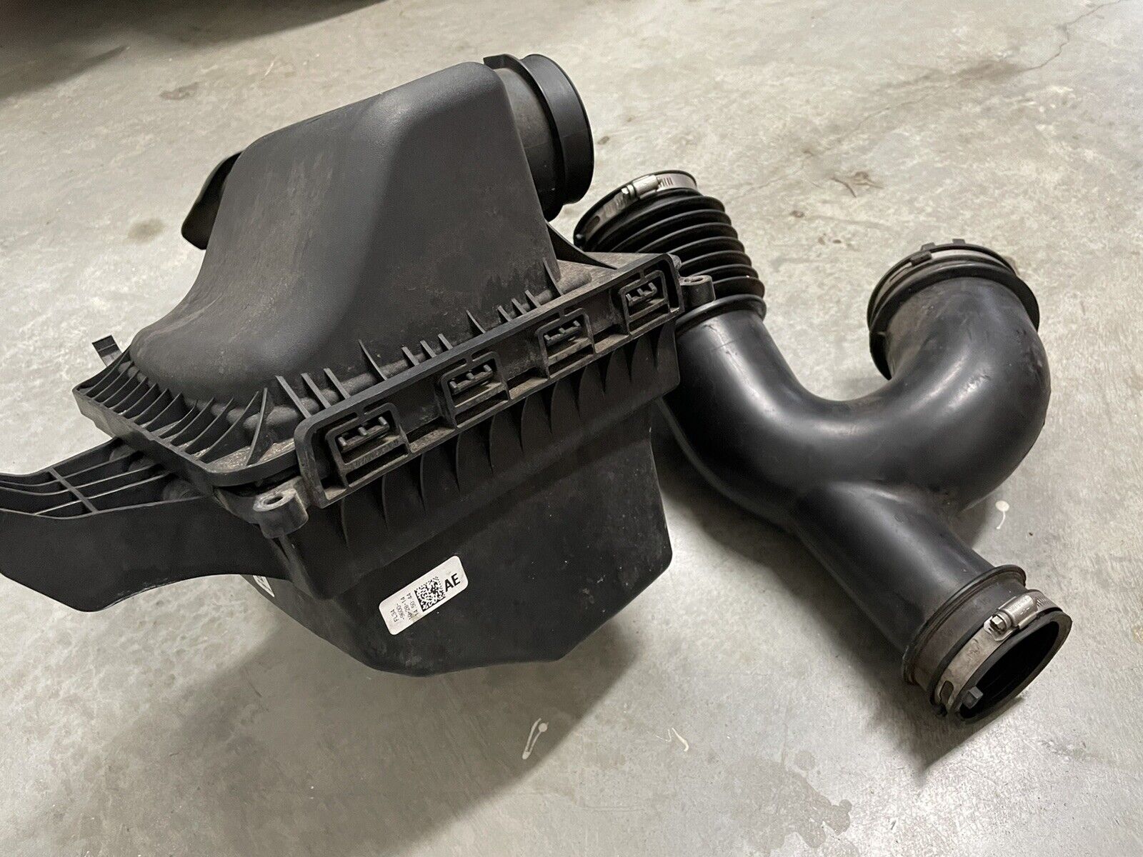 2015 Ford F-150 factory intake tubing